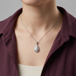 تعليقة ذهب عيار 18 بشكل دمعة بفصوص مرصعة