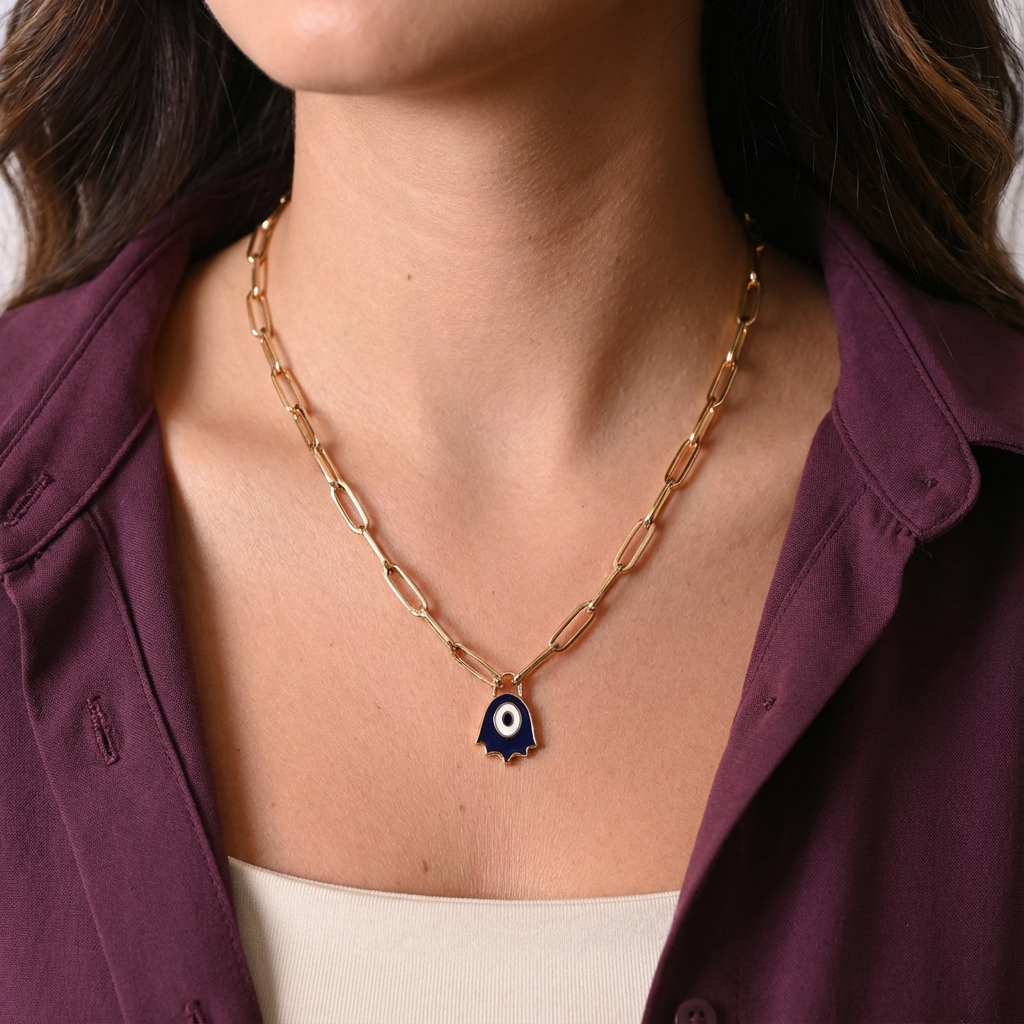 عقد ذهب عيار 18 بتعليقة زرقاء