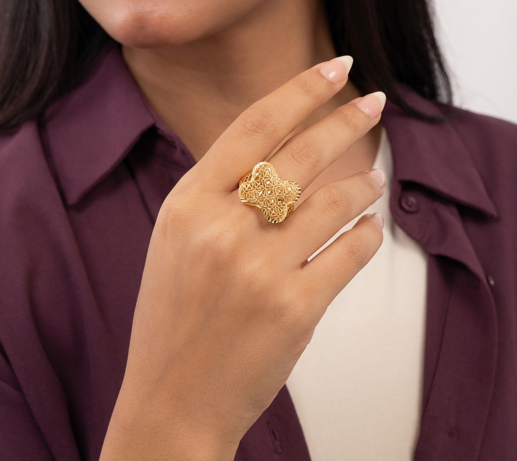 خاتم ذهب عيار 21 بتصميم مربع شيبكة