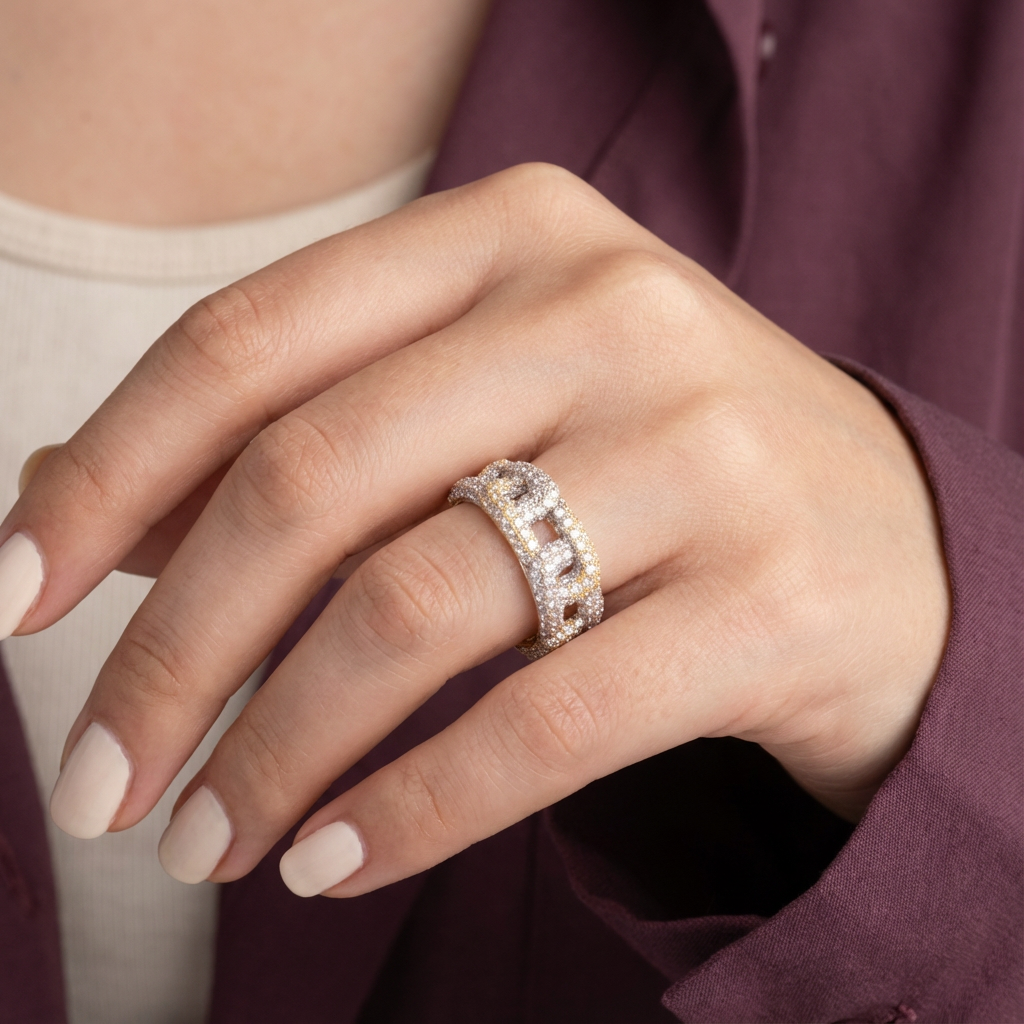 خاتم ذهب عيار 18 بفصوص لامعة