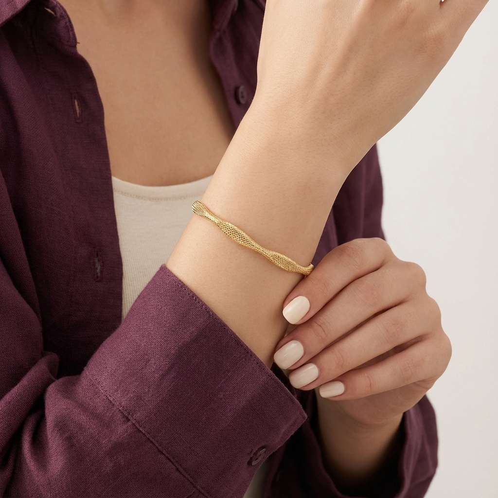 أسورة ذهب عيار 18 بقفل محكم