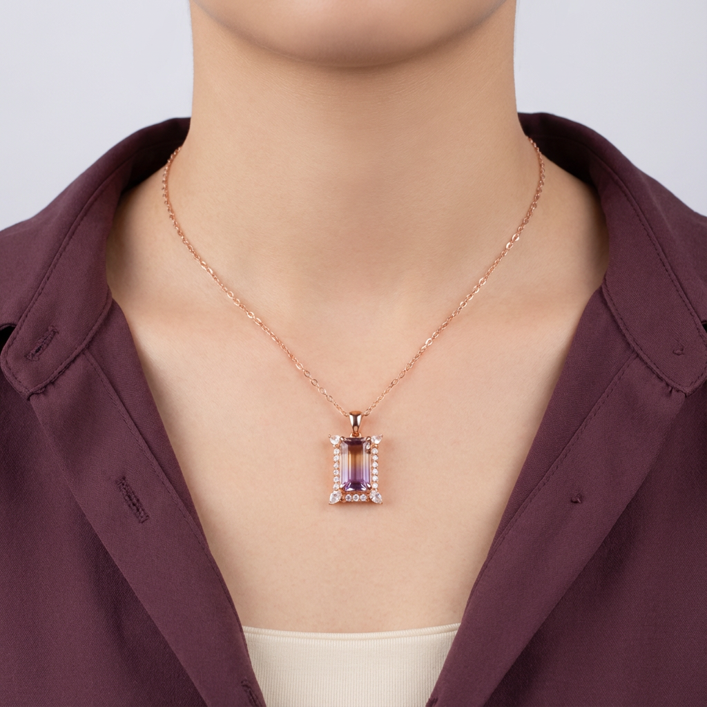 عقد عيار 18 من الألماس "خمني"