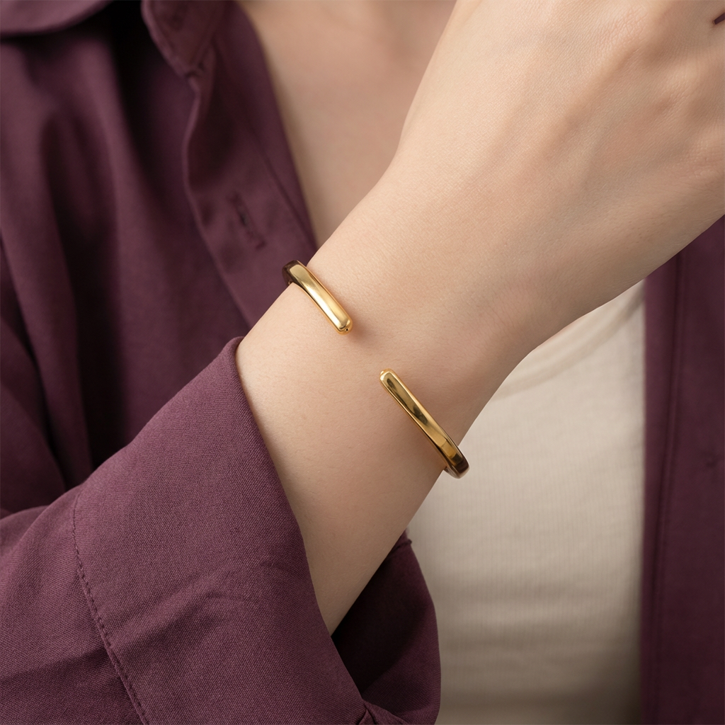 أسورة ذهب عيار 18 بتصميم مفتوح