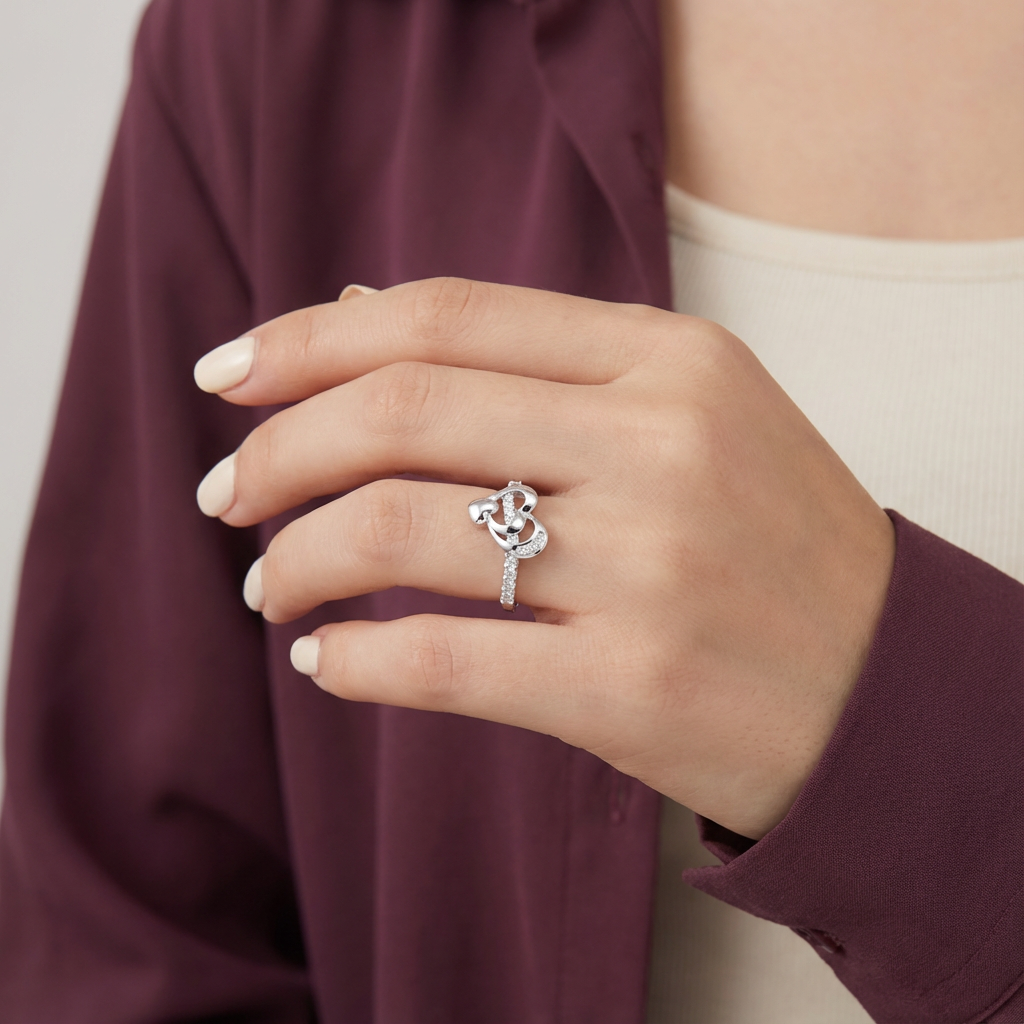 خاتم ذهب عيار 18 بتصميم قلوب