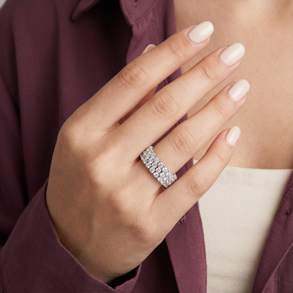 دبلة روزي ذهب عيار 18 بفصوص بيضاء لامعة