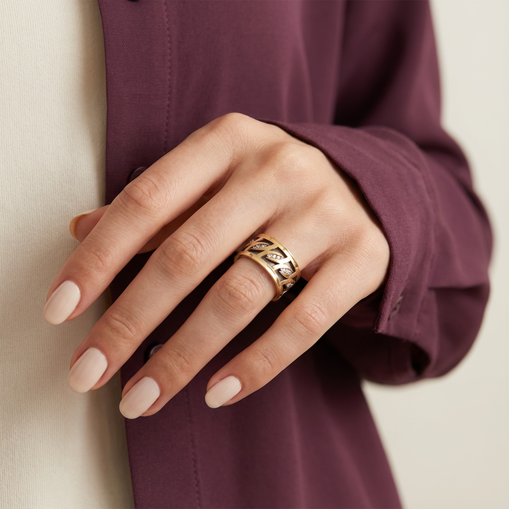 خاتم باولين ذهب عيار 18 بفصوص لامعة