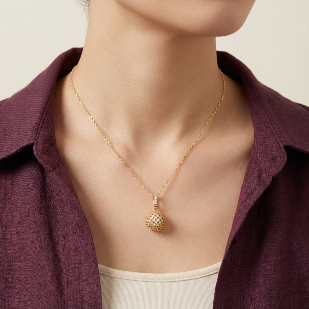 تعليقة ذهب عيار 18 علي شكل كرة