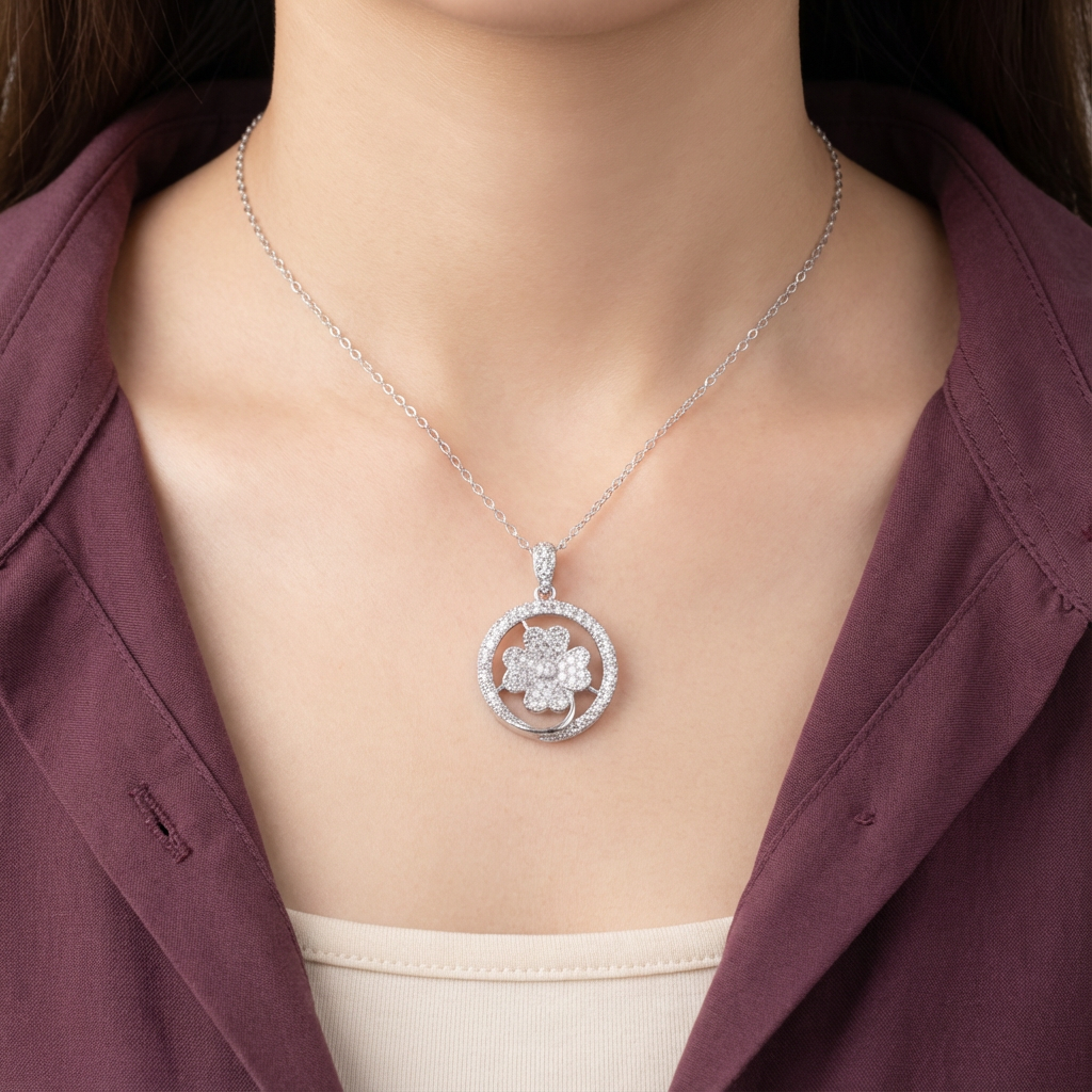 تعليقة ذهب عيار 18 بتصميم زهرة داخل دائرة راقيقة